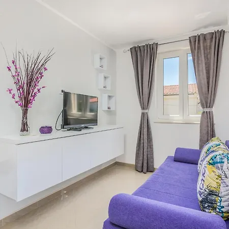 1 Bedroom Beautiful In Apartament