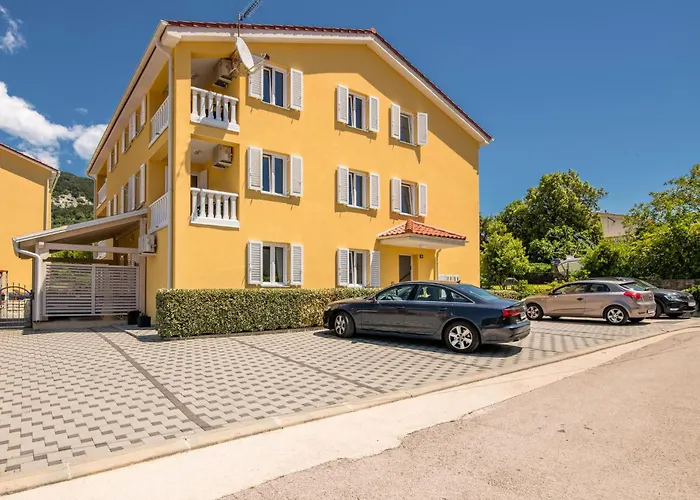 1 Bedroom Beautiful In 아파트 바슈카