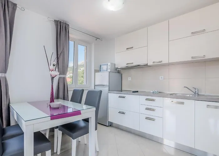 1 Bedroom Beautiful In * 巴斯卡